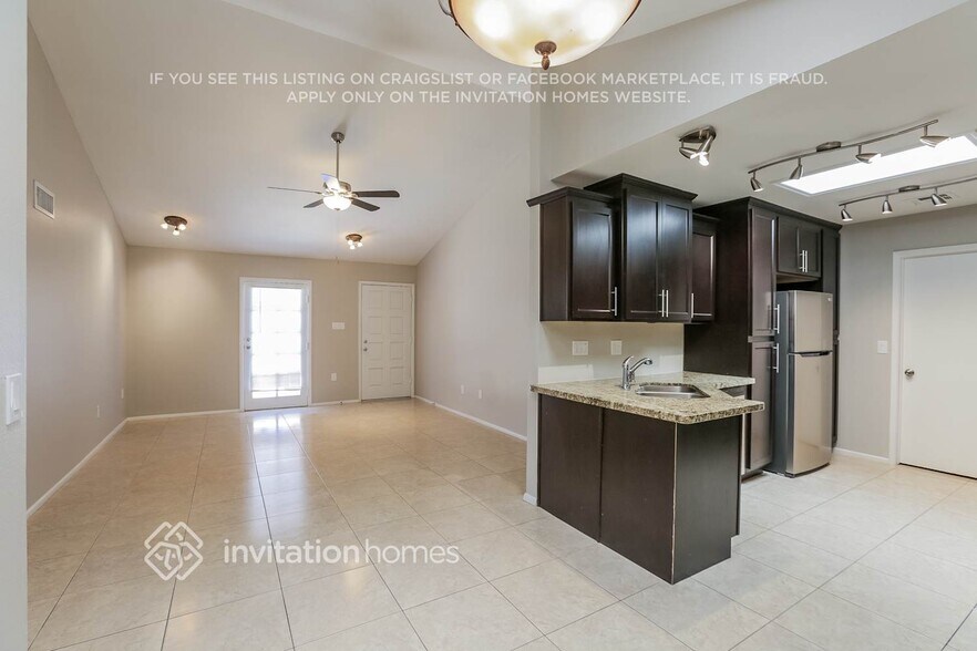 Building Photo - 4038 E Alta Mesa Ave