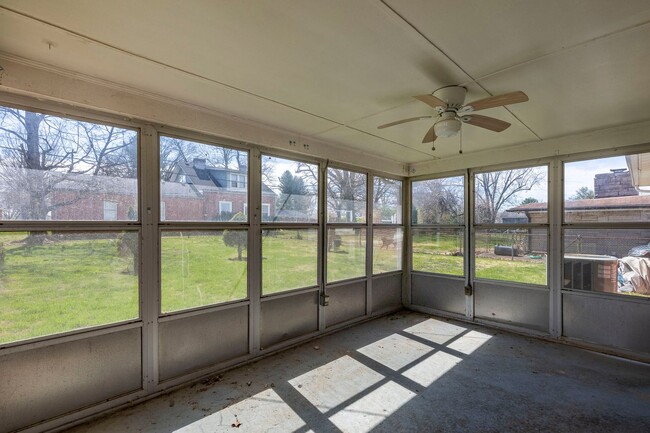 Building Photo - 8508 Westport Road (Briarwood/ East Louisv...
