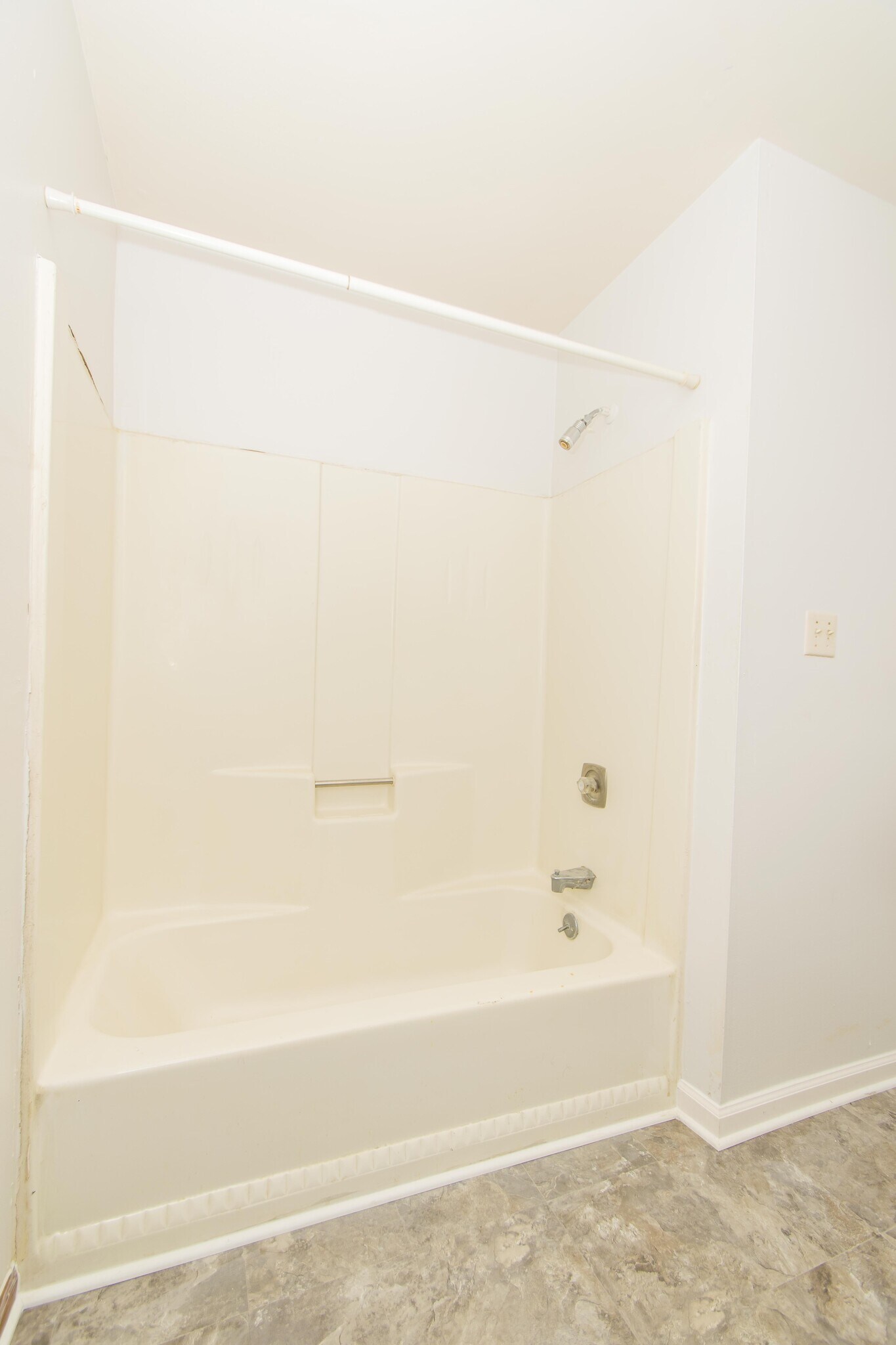 Building Photo - 7654 Whitcomb St