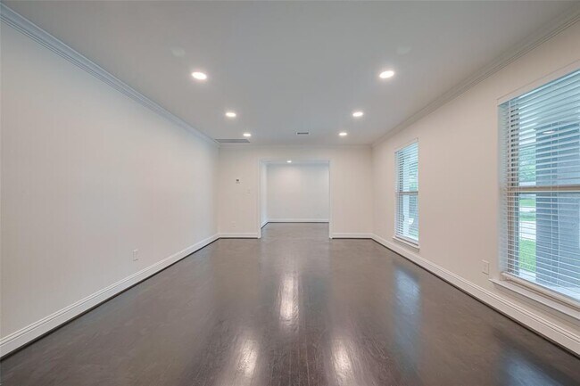 Building Photo - 2402 Chimney Rock Rd