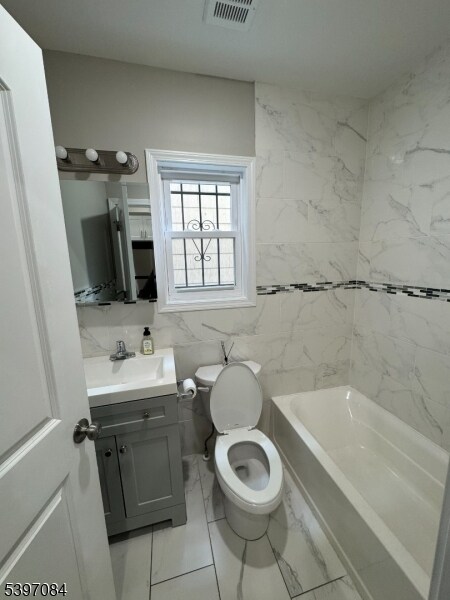 Building Photo - 154 Garside St