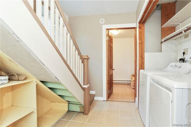 Building Photo - 4 1st St