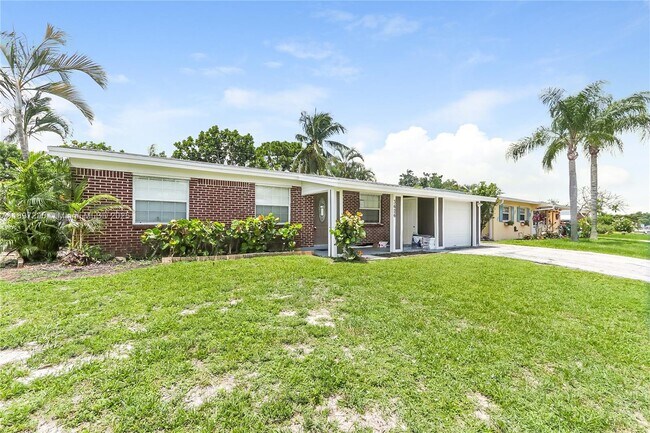 Building Photo - 3626 Everglades Rd