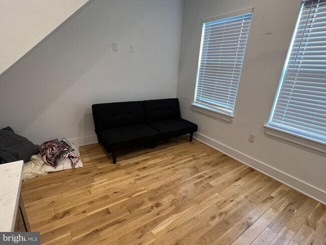 Building Photo - 1431 N 28th St