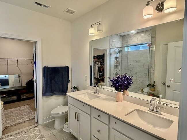 Building Photo - Like new home in Harrisburg!!