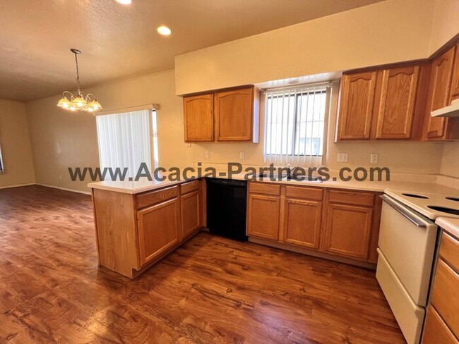 Building Photo - **Gated!!**Two Bedroom Townhome**MOVE -IN ...