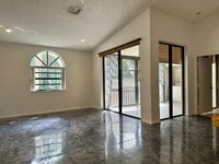 Building Photo - 5438 Verona Dr