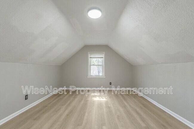 Building Photo - 5760 College Ave