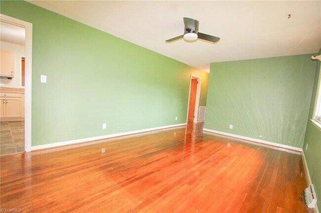 Building Photo - 9078 W Market St