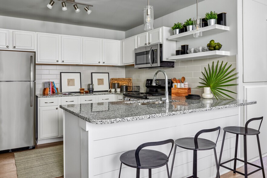 Interior Photo - Habersham Row