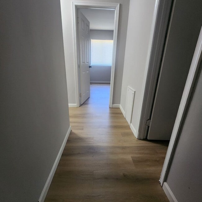 Building Photo - Spacious 3 Bedroom house for Rent !!!