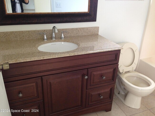 Building Photo - 639 Dwight Ave SE