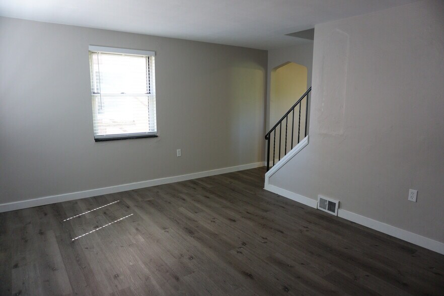 Building Photo - 3205 Glendale Ave
