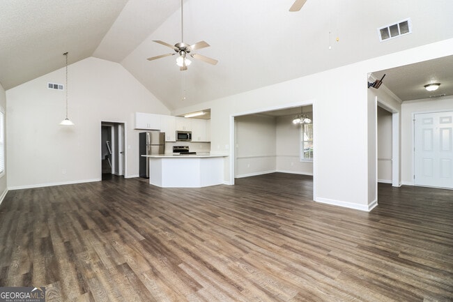 Building Photo - 40 Berkshire Trce