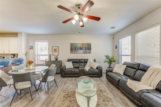 Building Photo - 25210 Hazel Ranch Dr