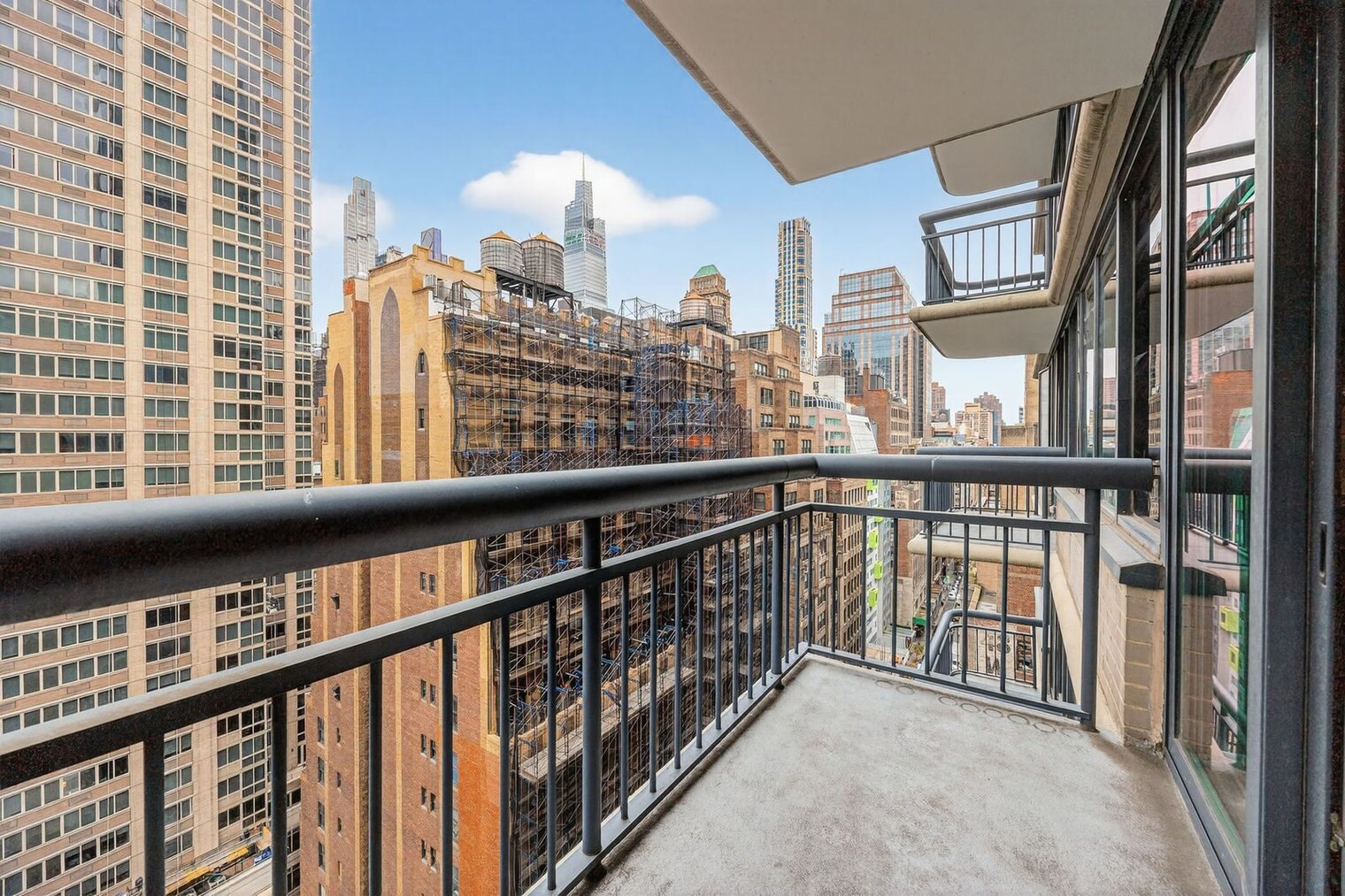 Building Photo - 68 W 37th St