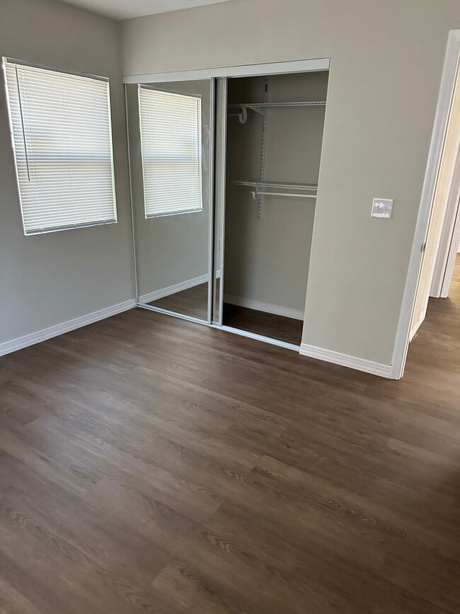 Building Photo - 825 Booker Ave