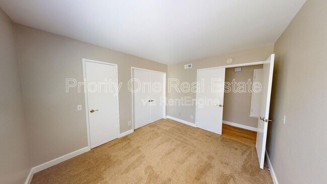 Building Photo - 17410 St Andrews Dr