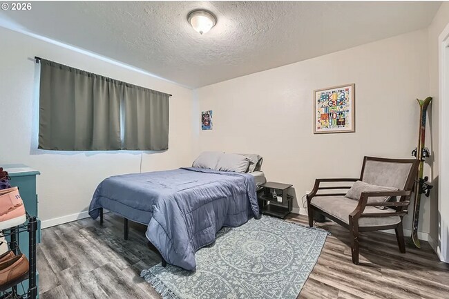 Building Photo - Ready Now - Just A Birdie Away from Rose City Golf Course!