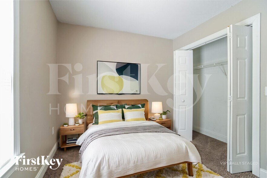 Building Photo - 811 Willow Ln