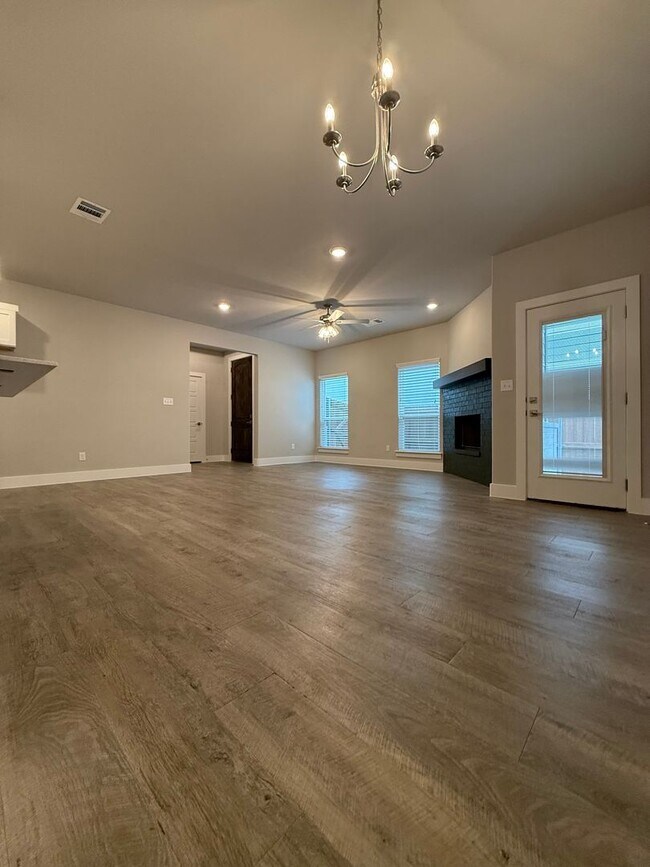 Building Photo - 3/2/2 GREAT NEIGHBORHOOD