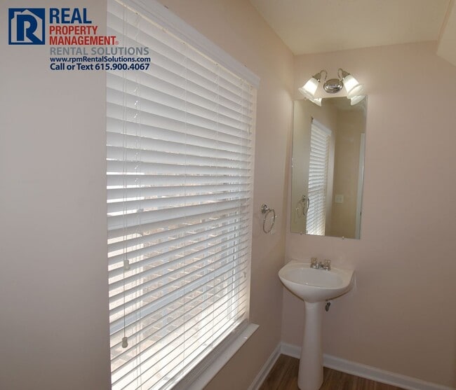 Building Photo - Wonderful 2 story 3BD/2.5BA home in LaVergne w/ attached garage!