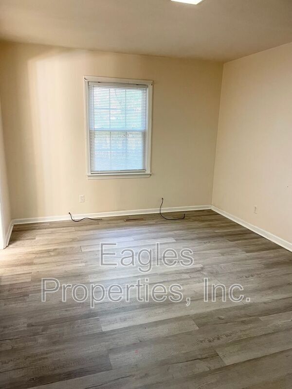 Building Photo - 2803 Warrick Cir