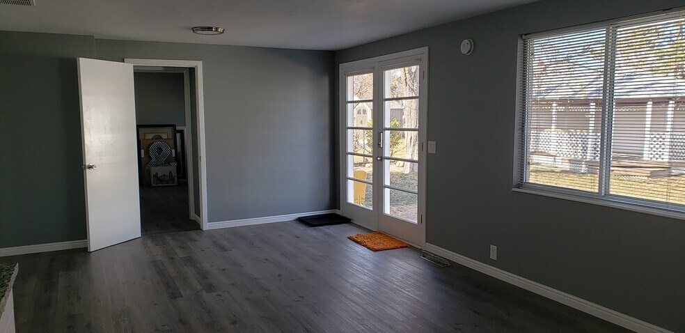 Building Photo - 1548 W 4890 S