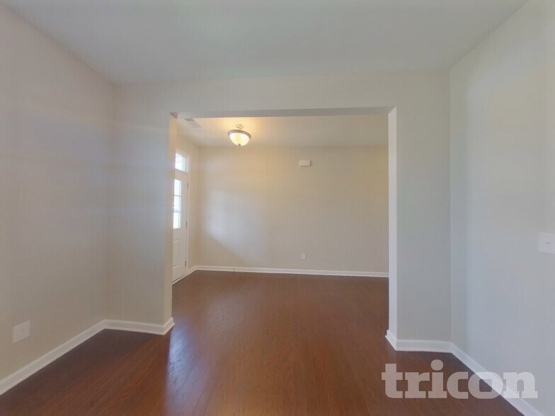 Building Photo - 1418 Kings Grove Dr