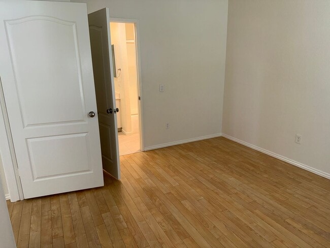 Building Photo - 3601 Bernwood Pl