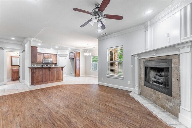 Building Photo - 604 NW 17th Ct