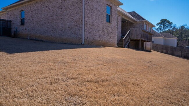 Building Photo - Beautiful all Brick home in Benton