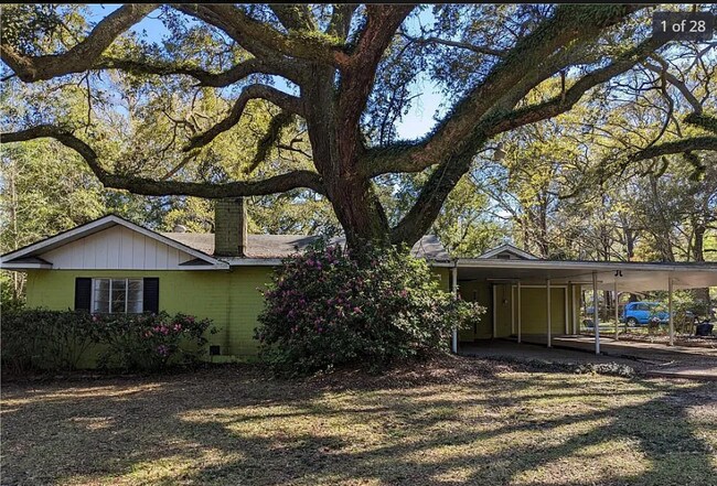 Building Photo - 3875 Hawthorne Dr