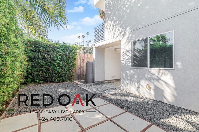 Building Photo - 4506 Esmeralda St