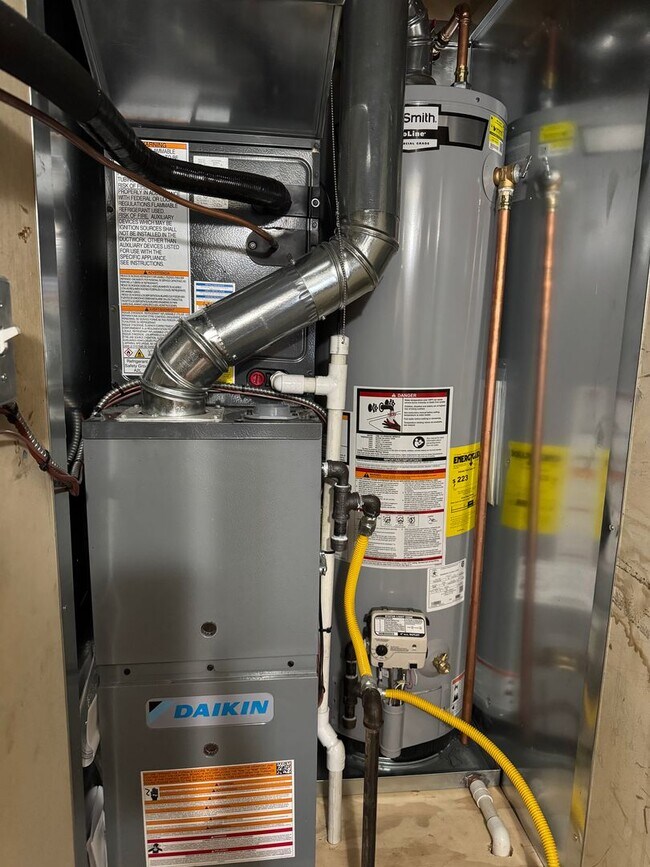 Building Photo - 1BR/1BA East Campus - Short Distance to Campus!!