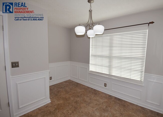 Building Photo - Wonderful 3BR Mboro townhome- GREAT location!
