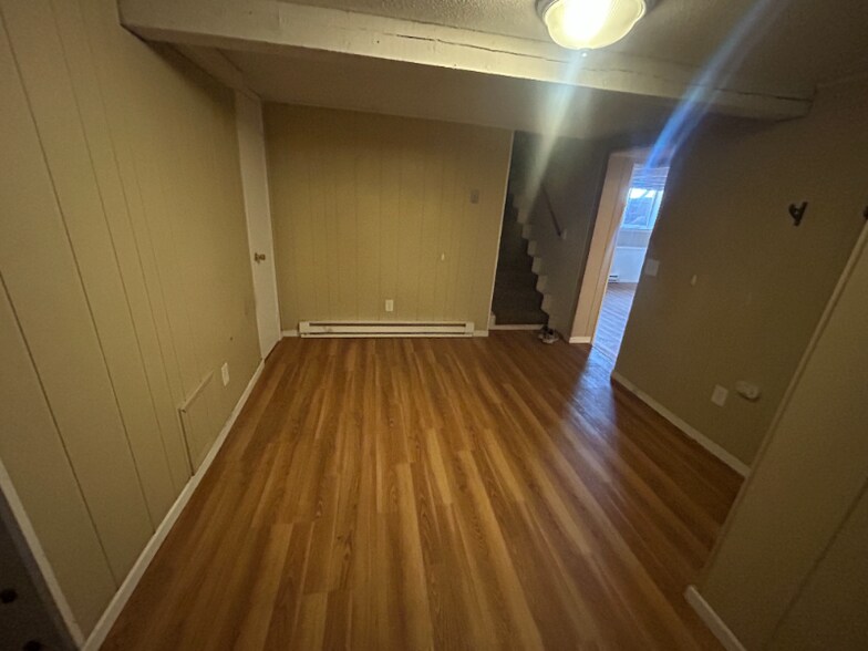 Building Photo - 534 W Cavour Ave