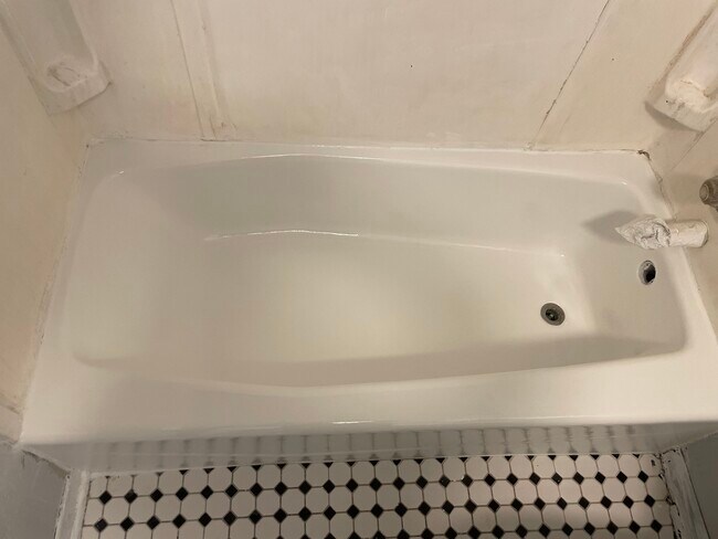 Building Photo - 1317 Mackinaw Ave