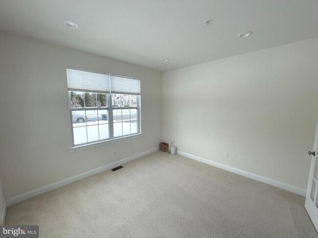 Building Photo - 365 W Boulder Dr