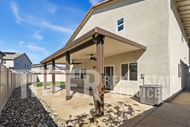 Building Photo - 22 Tulip Ridge Ct.