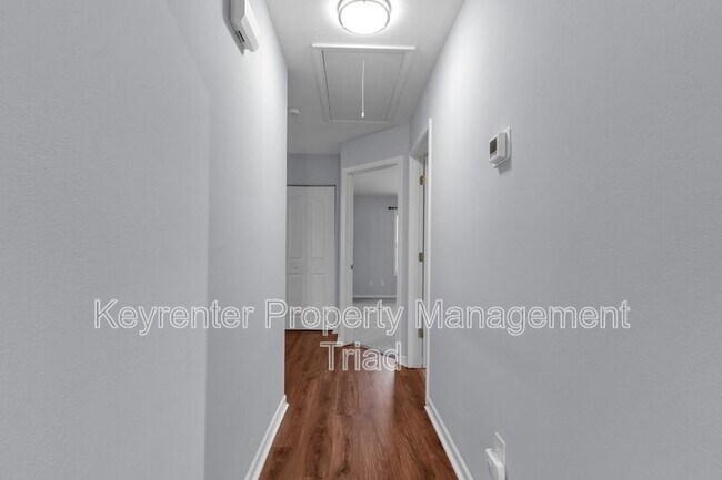 Building Photo - 540 Lake Way