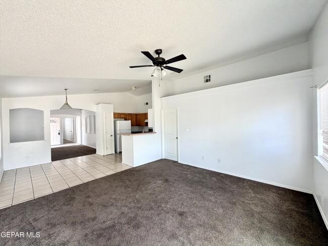 Building Photo - 12501 Sombra Fuerte Dr