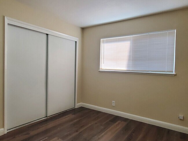 Building Photo - Williamsburg