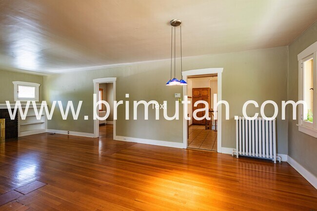 Building Photo - 1475 E Michigan Ave