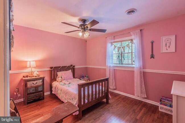 Building Photo - 607 Lancaster St