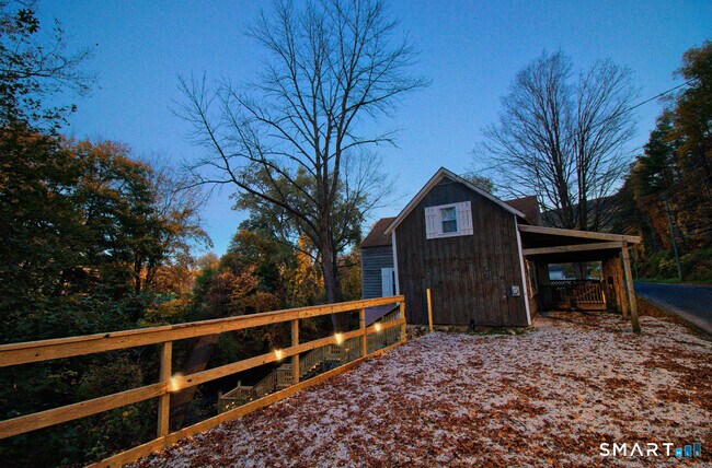 Building Photo - 15 Lower Rd