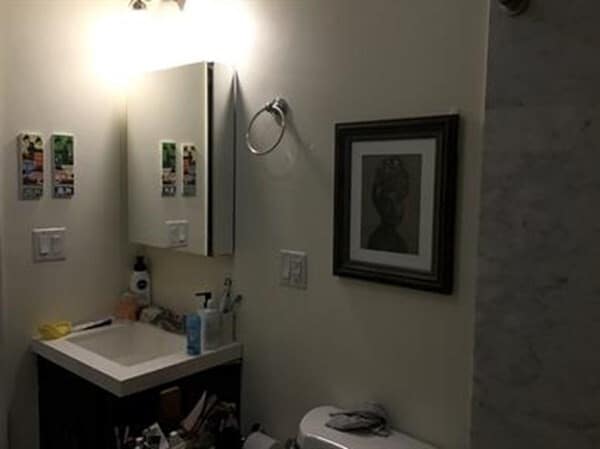 Building Photo - 142 Centre St