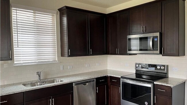 Building Photo - 209 Prairie Falcon Wy