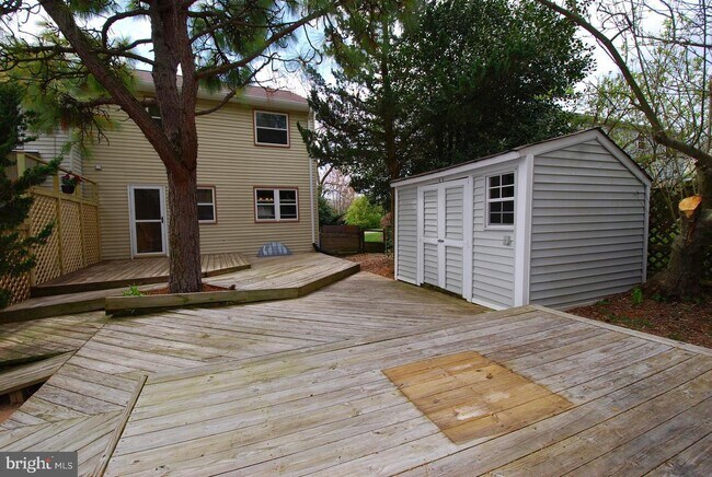 Building Photo - 24815 Cutsail Dr
