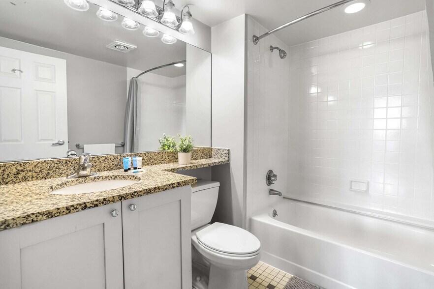 Building Photo - 401 12th St S